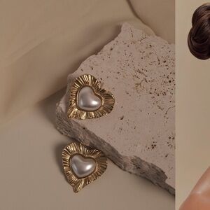 Meshki Heart to Heart Earrings